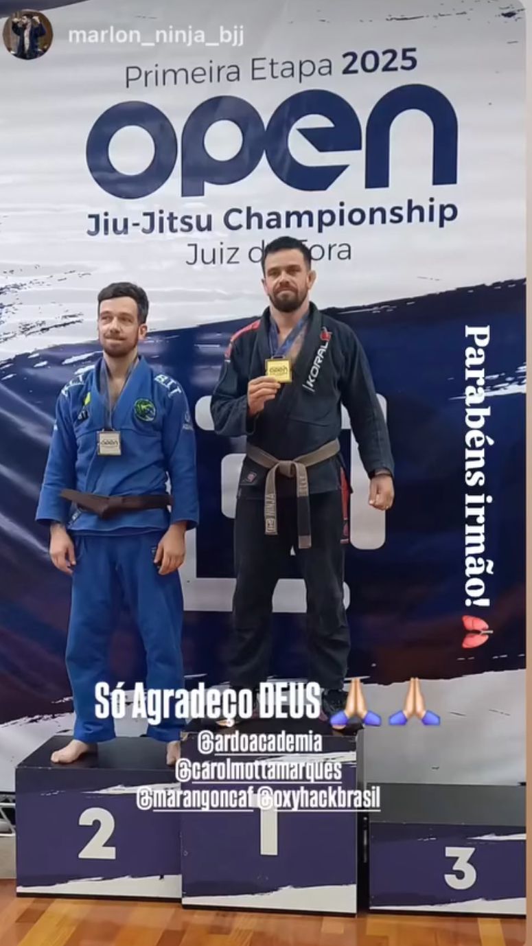 Atletas no pódio do Open Jiu-Jitsu Championship Juiz de Fora